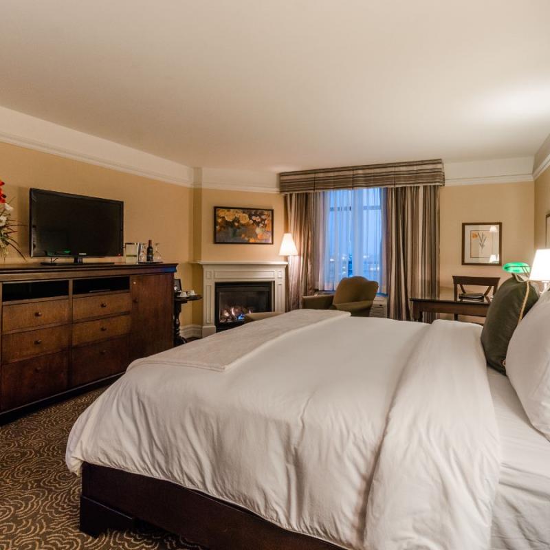 THE ST-MARTIN HOTEL AND SUITES