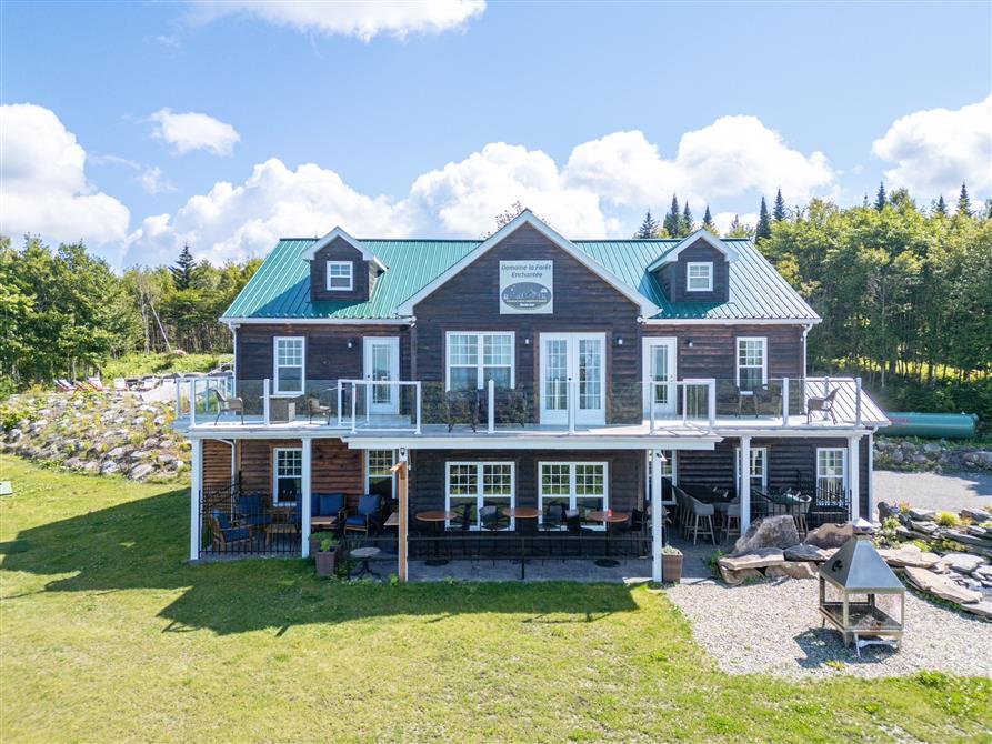 11. Domaine enchantée (&copy;DOMAINE DE LA FORÊT ENCHANTÉE	)