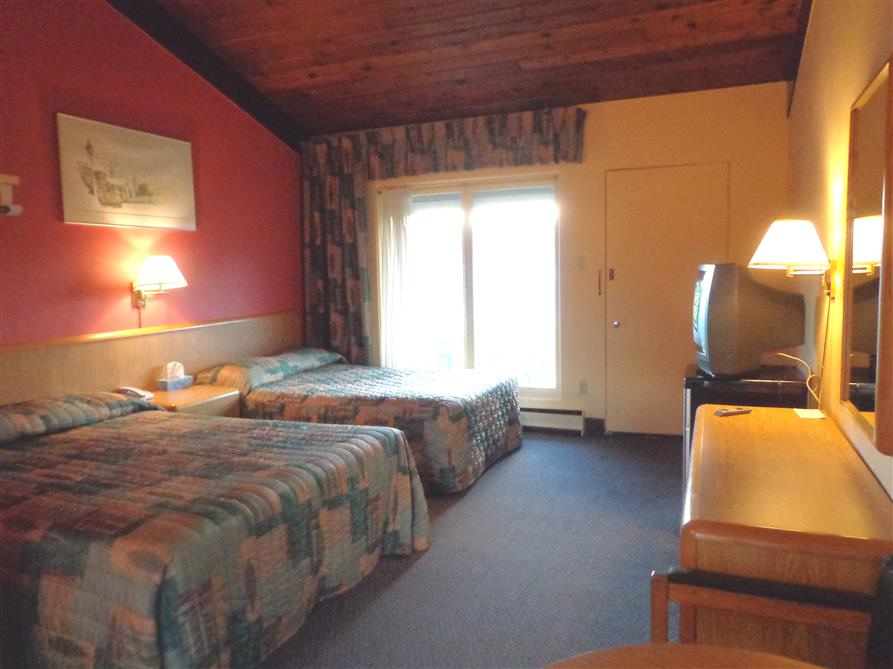 Chambre avec 2 lits (&copy;Motel Bonsoir)