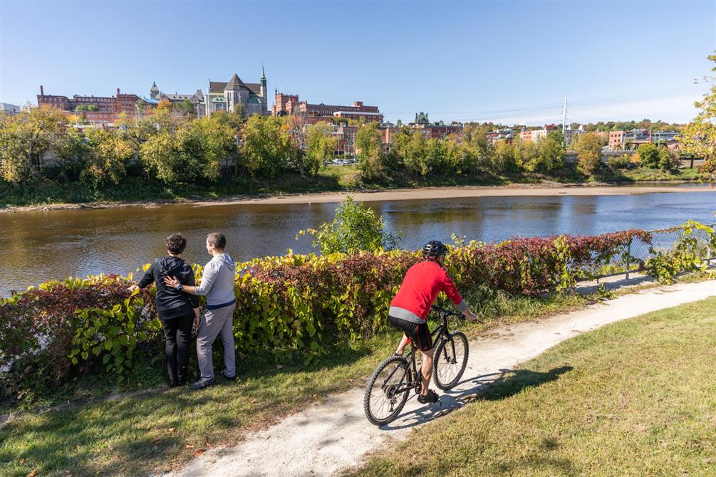 Axe de la Saint-François (&copy;S.Larose)