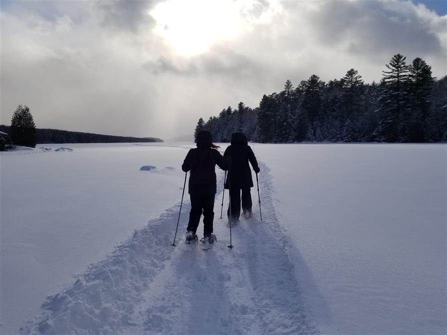 Raquette (&copy;Centre de villégiature Jouvence)