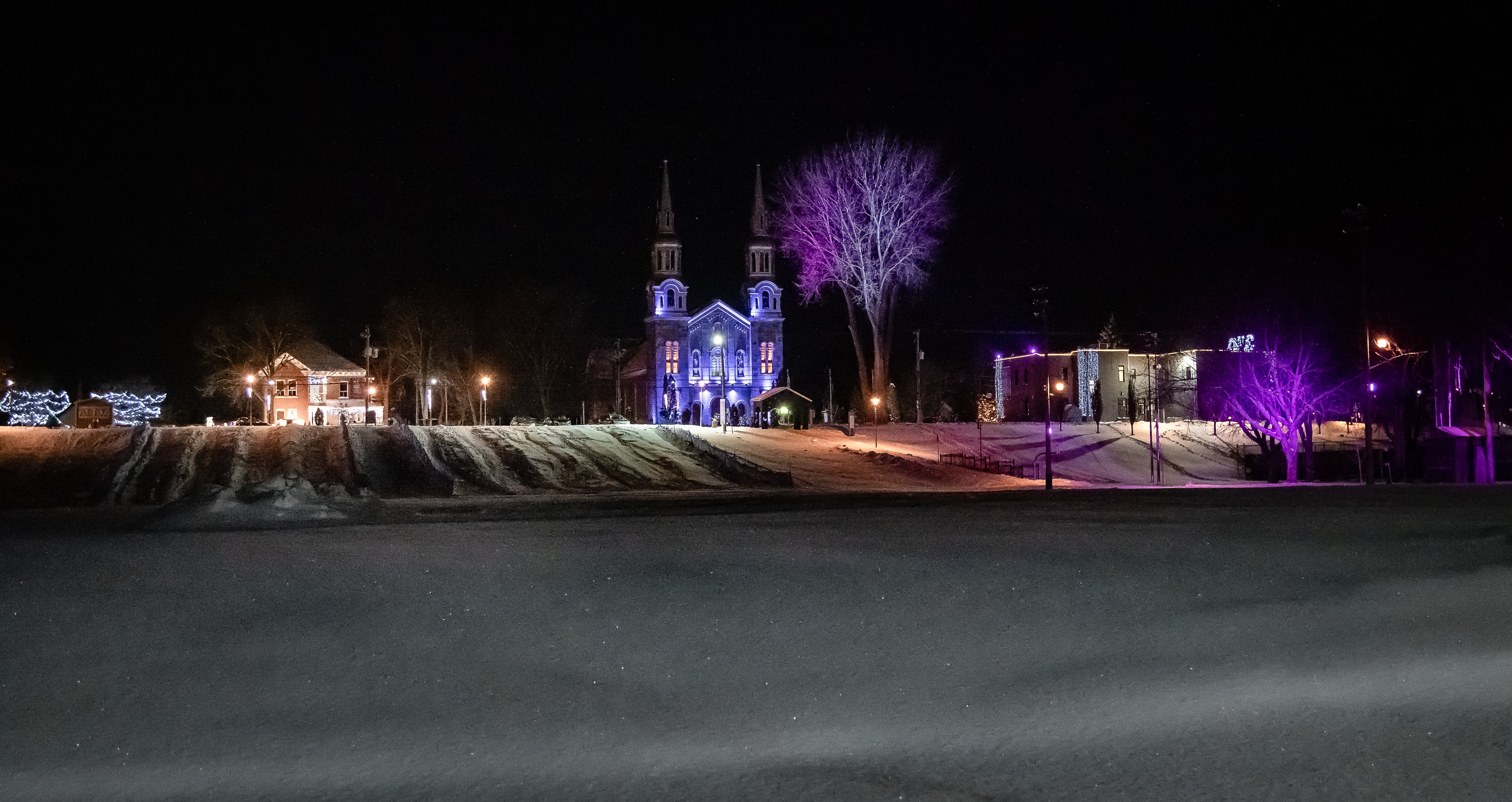 2201-21-18H42-23_1911_HR