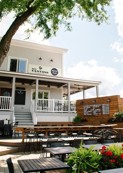 Terrasse (&copy;Clara Corcoran)