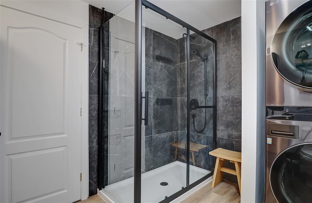 Salle-de_bain Rez de Jardin (&copy;Konin Koua)