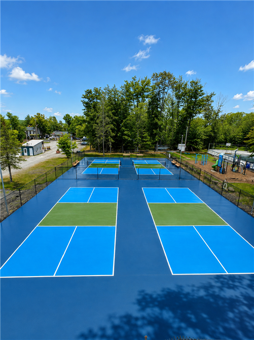 4 terrains de pickleball de qualité (&copy;Camping Plage McKenzie)