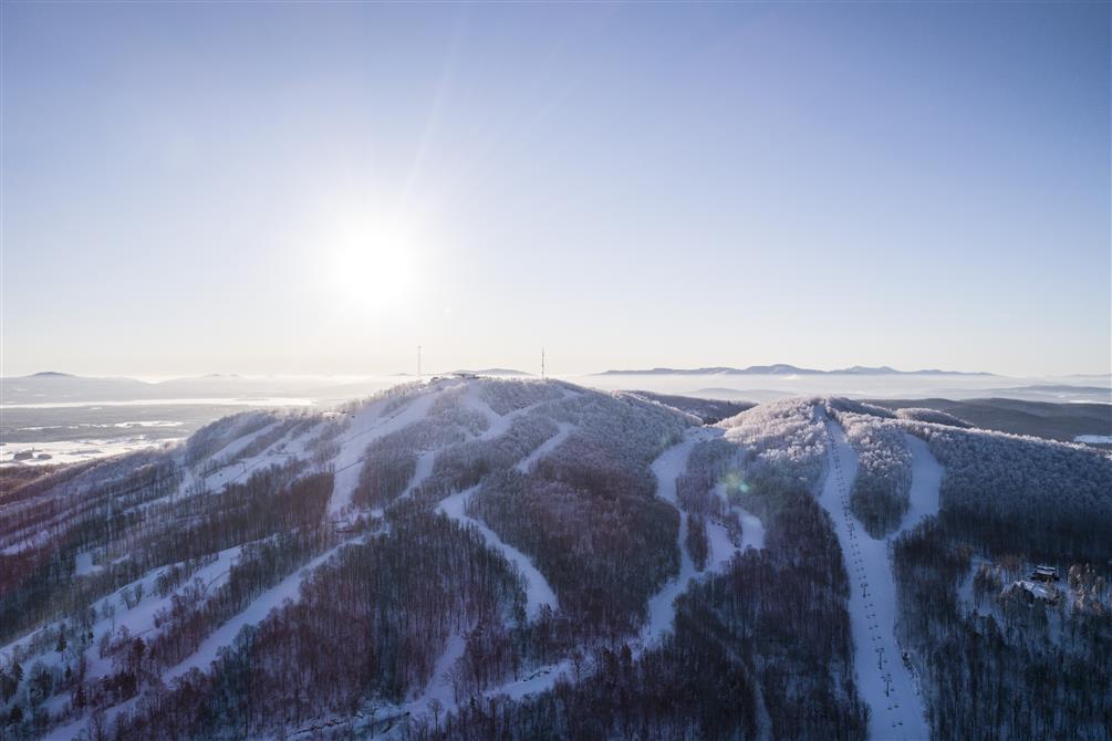 Vue d'ensemble (&copy;Bromont, montagne d'expériences)