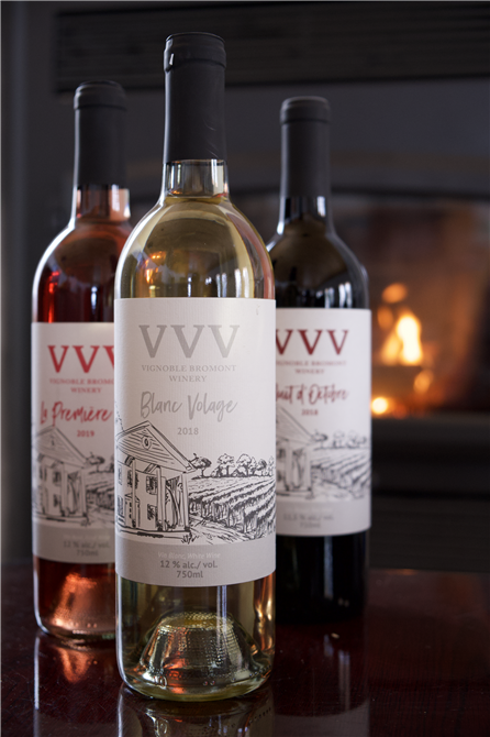 Nos 3 vins: blanc, rouge et rosé (&copy;Vignoble Bromont - Auberge & Boutique)
