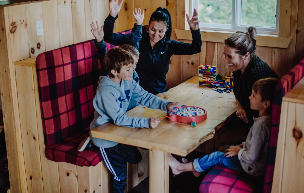 Jeux de société au chalet