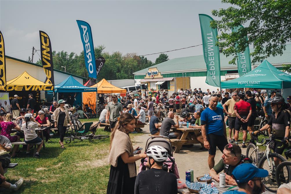 Village exposant (&copy;Alexandra Racine)