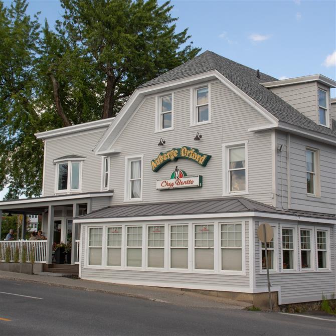 Façade (&copy;Clara Corcoran)