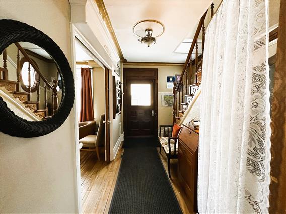 Auberge Le Petit St-Andre crédit AMLacombe - Entrée