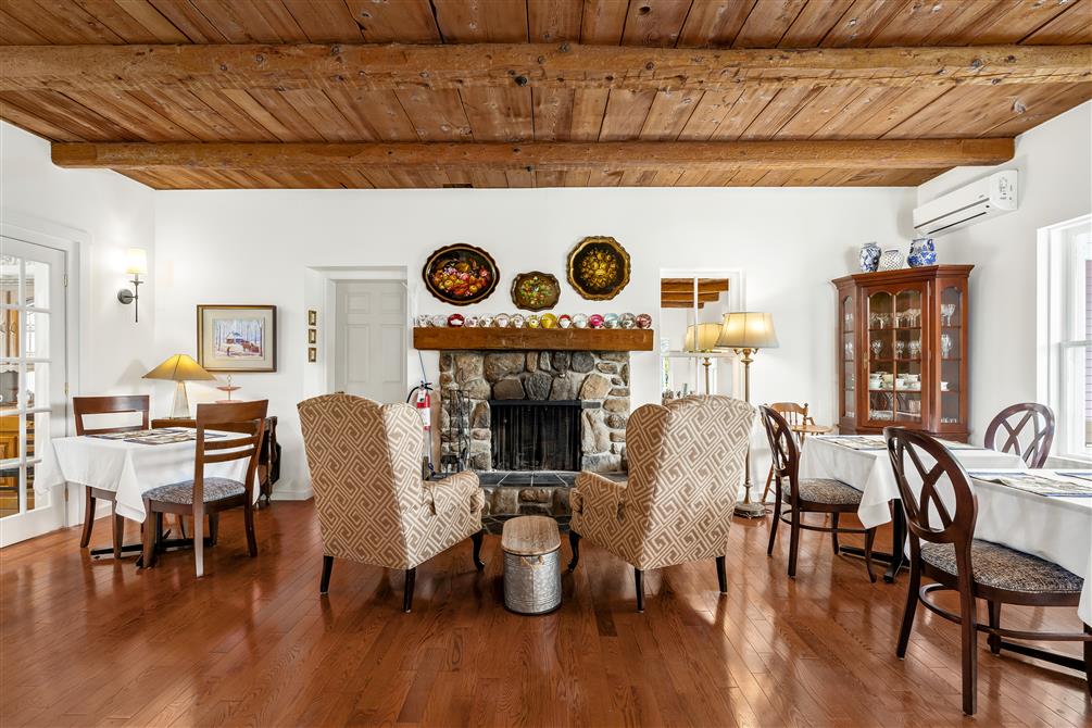 Auberge Le Tricorne - salle à dîner (&copy;Auberge Le Tricorne)