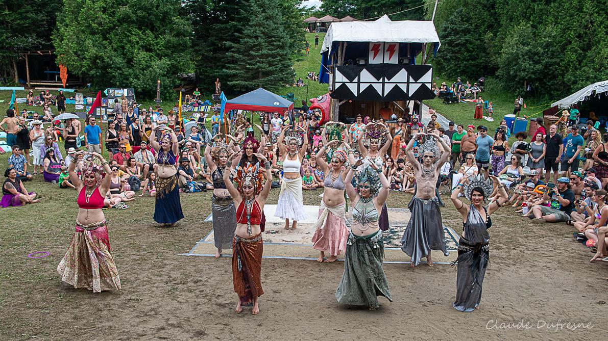 Tribal Roses, troupe de dance (&copy;Claude Dufresne)