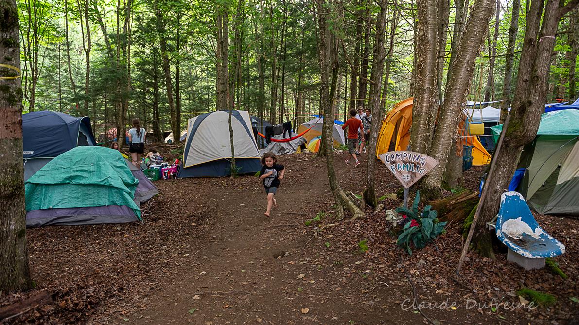 Camping Familles (&copy;Claude Dufresne)
