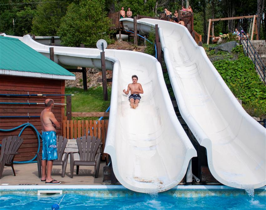 Camping Aventure Mégantic - Glissades d'eau (&copy;Camping Aventure Mégantic inc.)