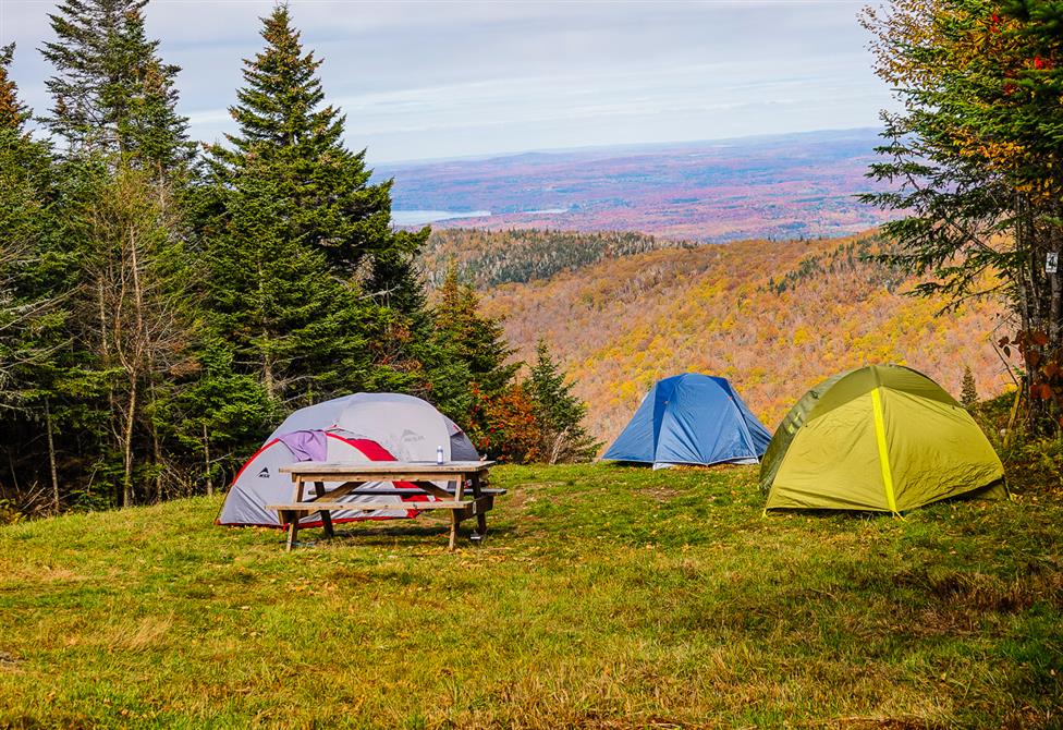 Camping au sommet (&copy;Jocelyne Trudeau)