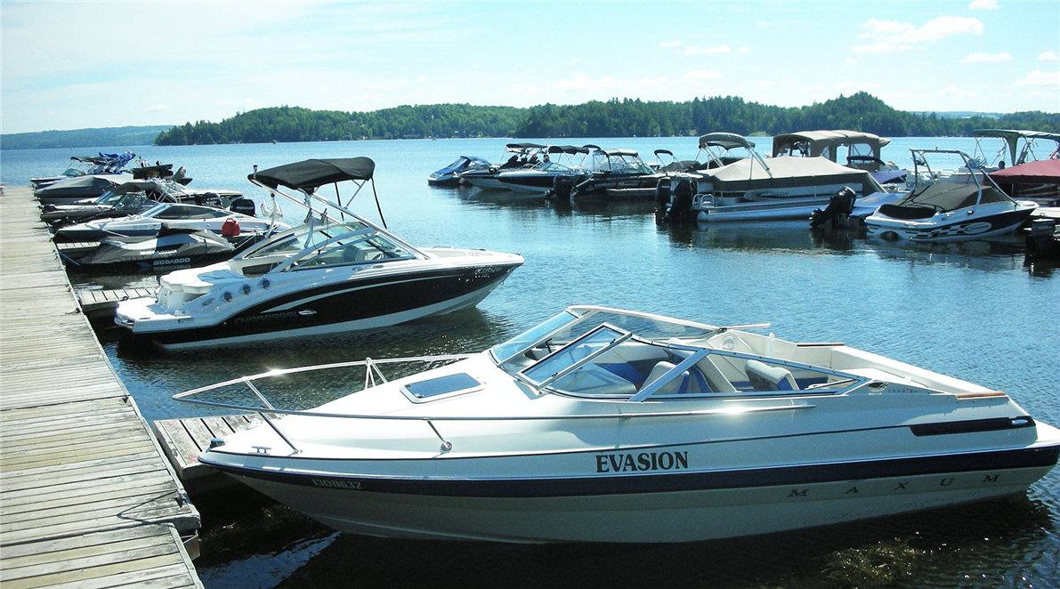 Quais pour embarcations nautiques (&copy;Camping du lac Massawippi)