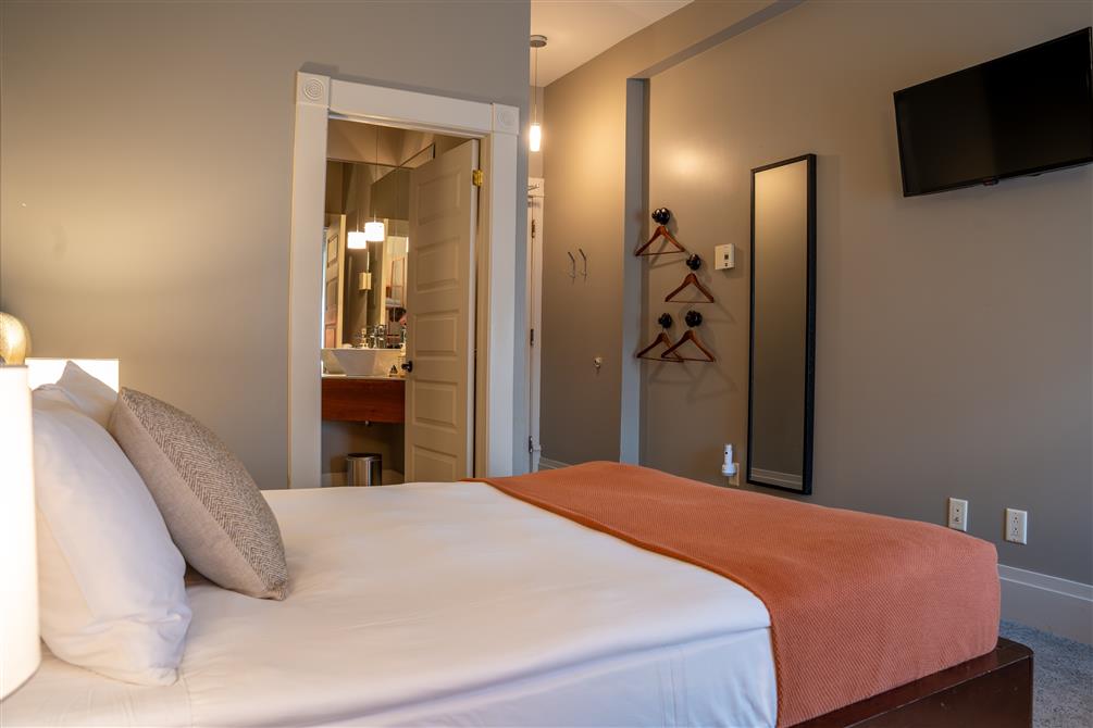 Chambre régulière queen (&copy;Le Pleasant Hôtel)