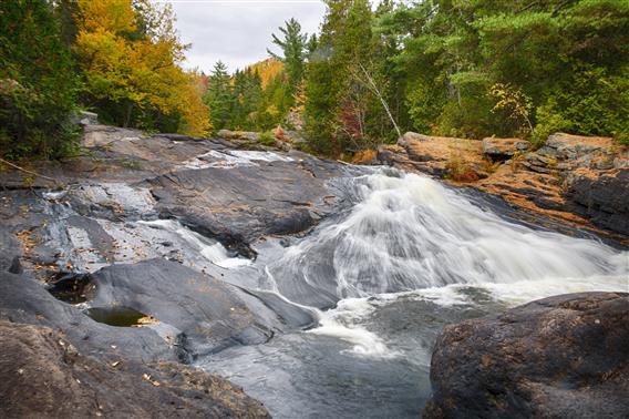 Chutes du Calvaire_automne_credit Municipalite Mandeville4