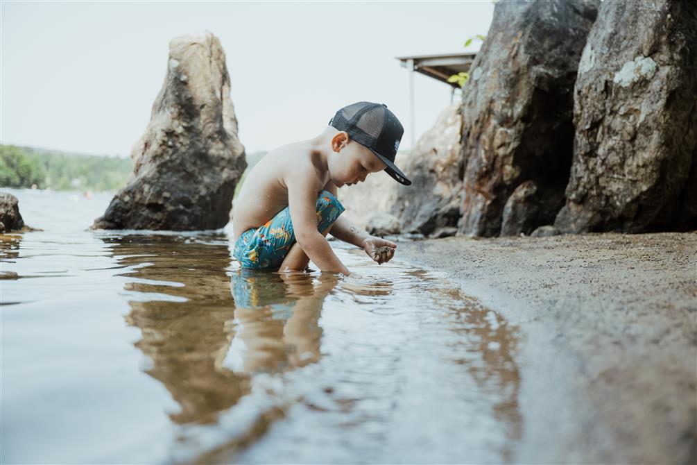 Enfant à la plage (&copy;MB Photographie)