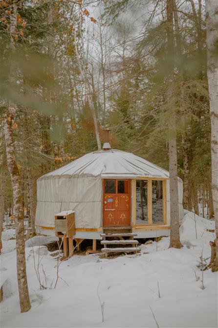 Yourte en hiver (&copy;Myria Mercier Paquette)
