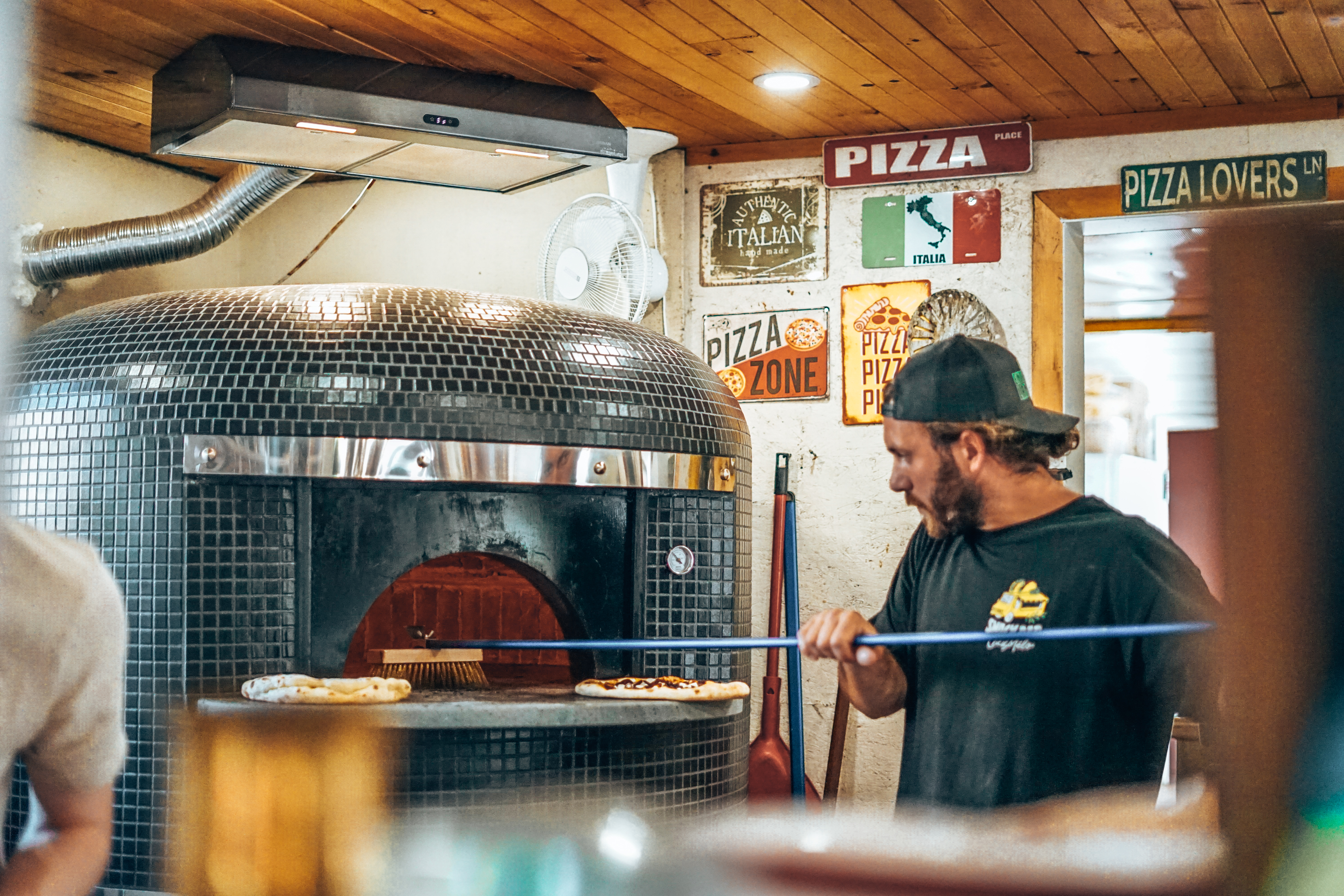 Pizzeria Tom's Diner - Four Italien