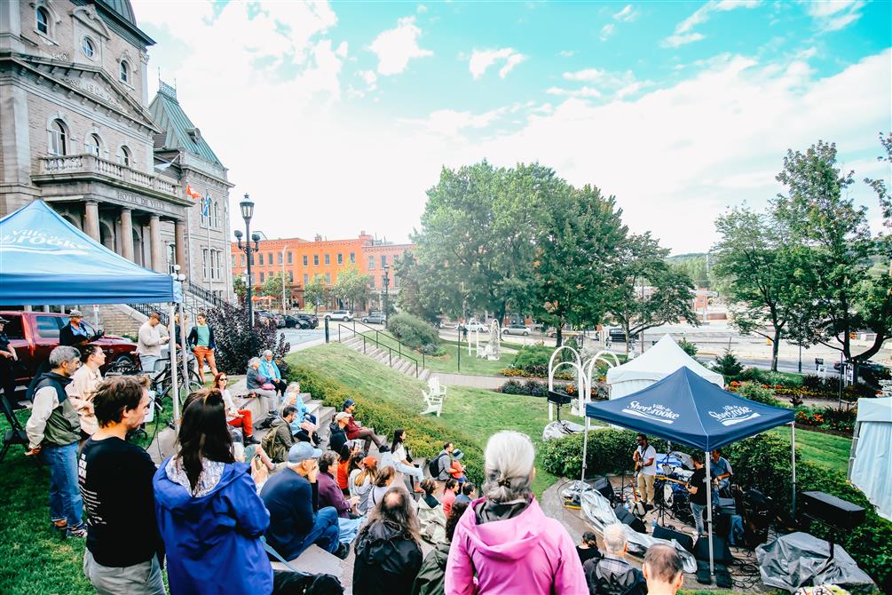 Concerts de la Cité au carré Strathcona (&copy;Les Anti Stress de Monsieur Ménard)