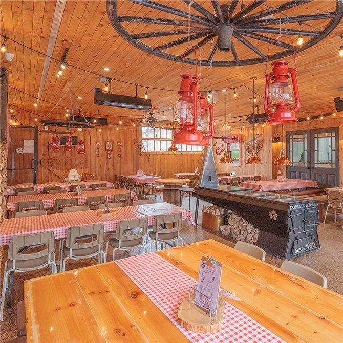 Salle du temps des sucres (&copy;Érablière bernard)