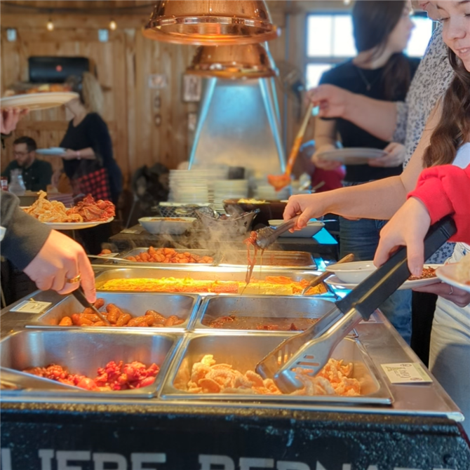 Repas à volonté (&copy;Érablière bernard)