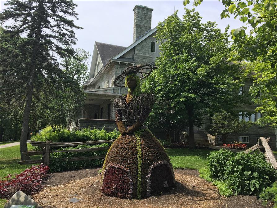 Domaine Howard Dame2 (&copy;Sherbrooke Vibrante)