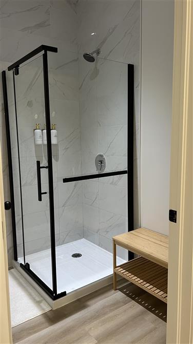 Douche (&copy;L'Espace Bi )