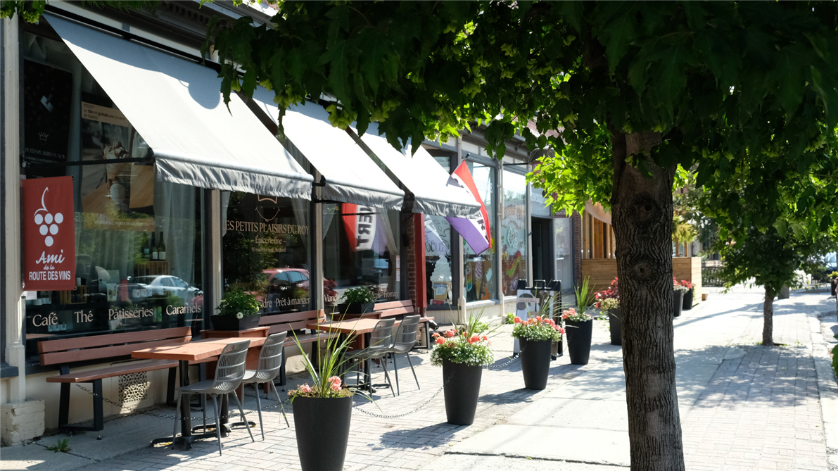 Façade de la boutique (&copy;Alex Roy Jacques)
