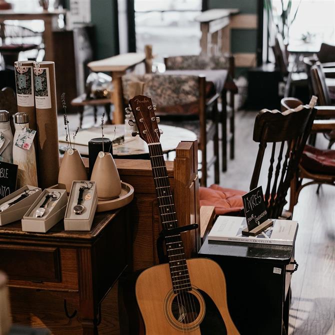 GUITAR BOHO (&copy;Johanie Forest)