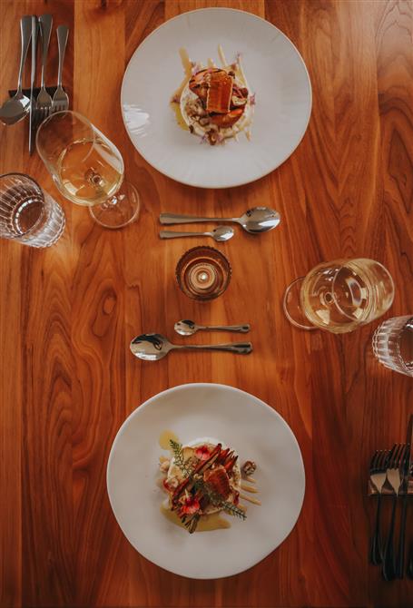 H5Q - Table (&copy;© Huit5Quatre)