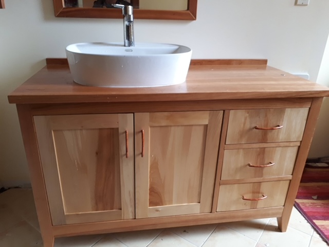 Meuble de salle de bain (&copy;H.Bird)