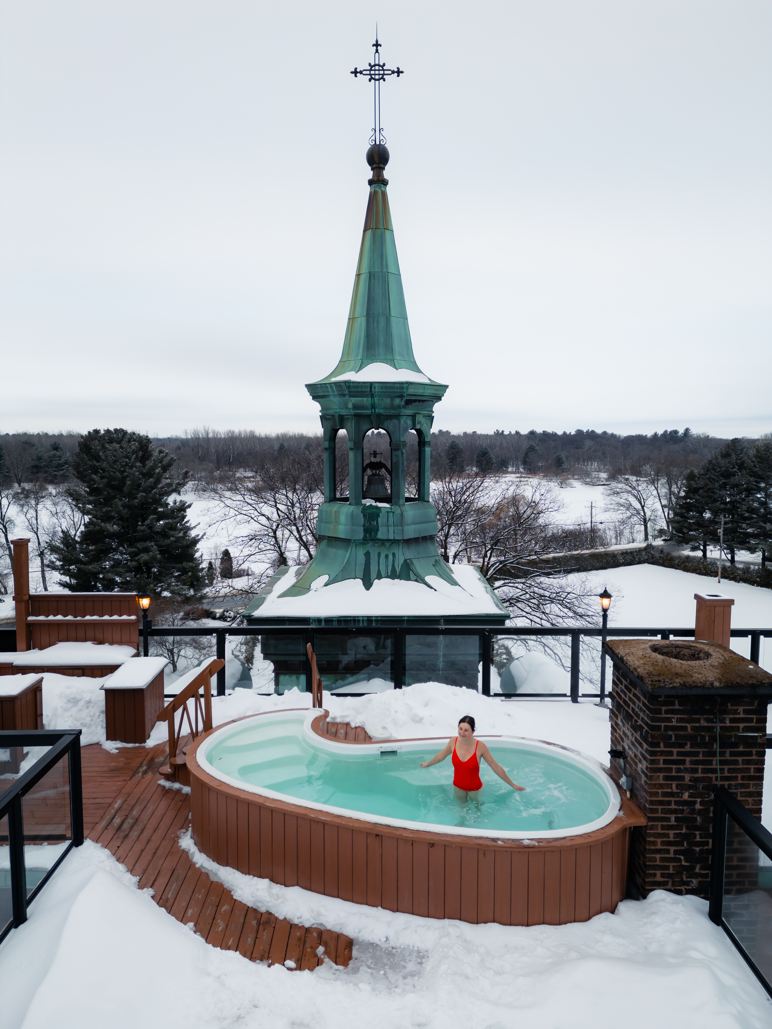 Spa sur la terrasse du clocher