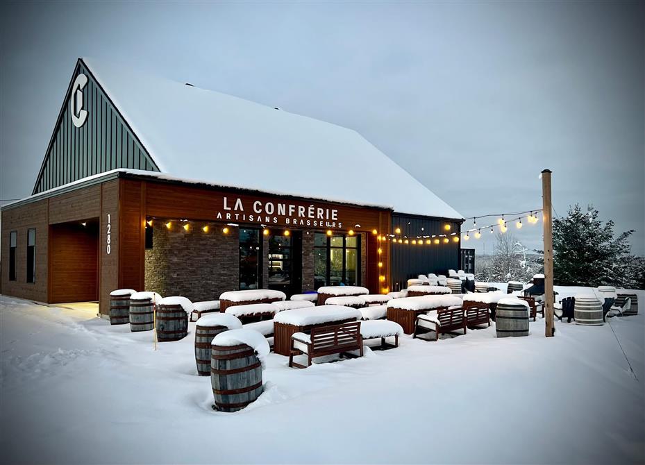 Terrasse eneigé  (&copy;La confrérie Artisans Brasseurs )