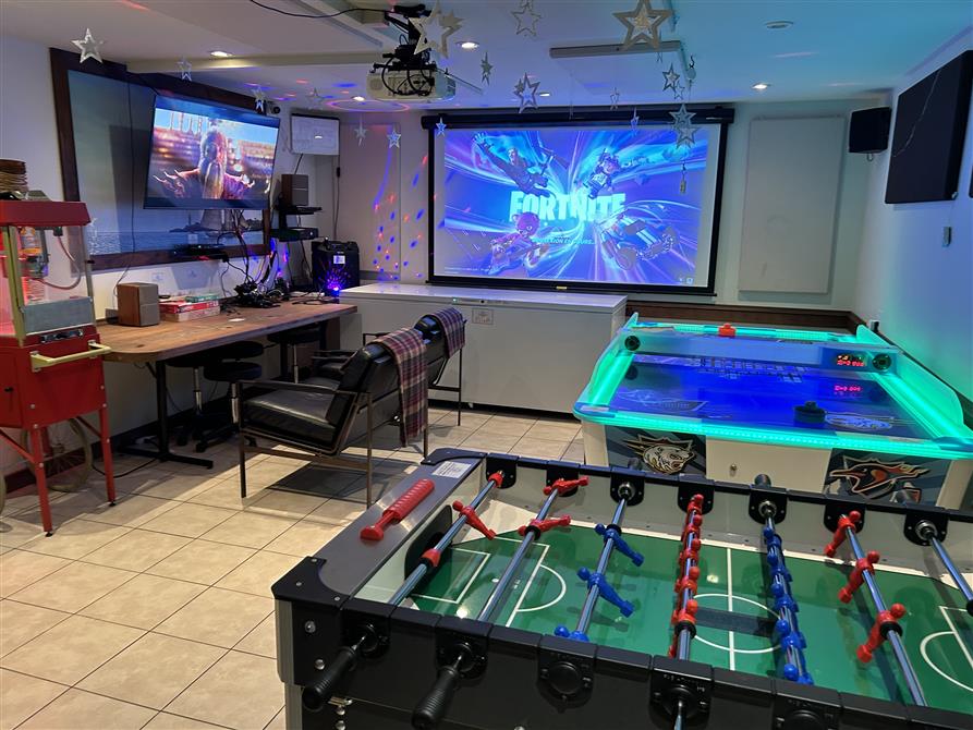 Une arcade pour les journées plus froides! (&copy;Auberge et chalets sur le Lac)