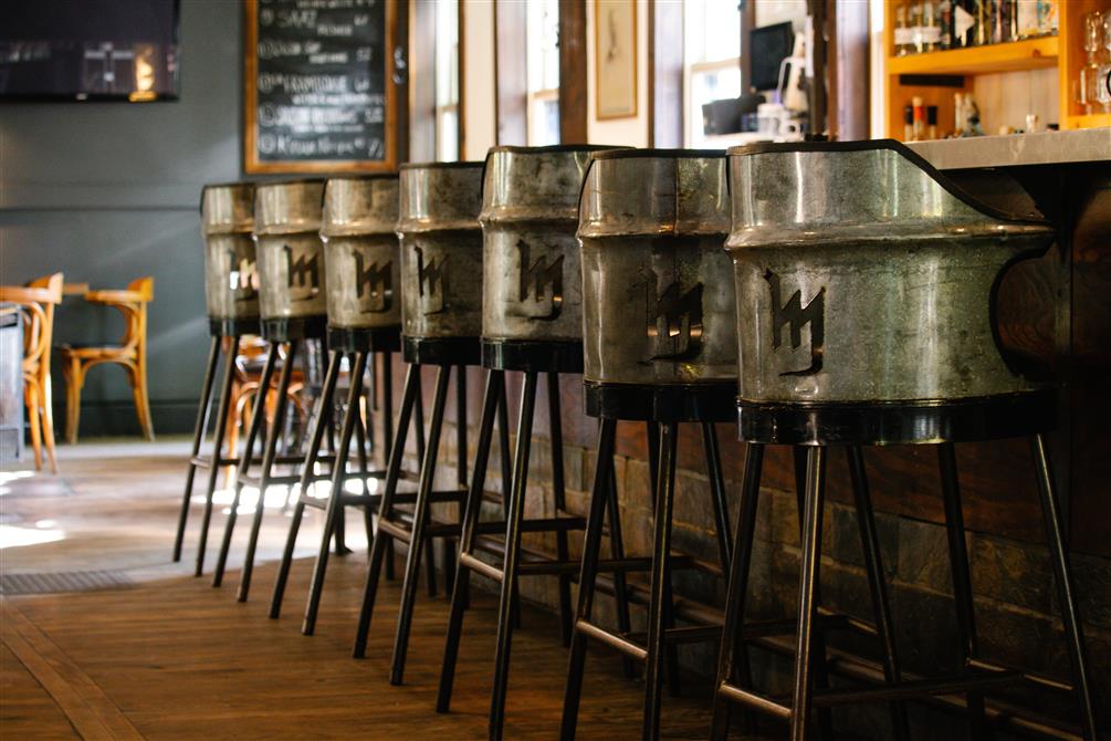 Bar (&copy;Clara Corcoran)