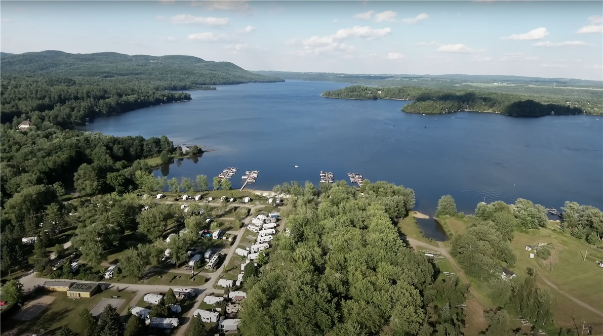 PHOTO VUE AERIENNE (&copy;Camping du lac Massawippi)