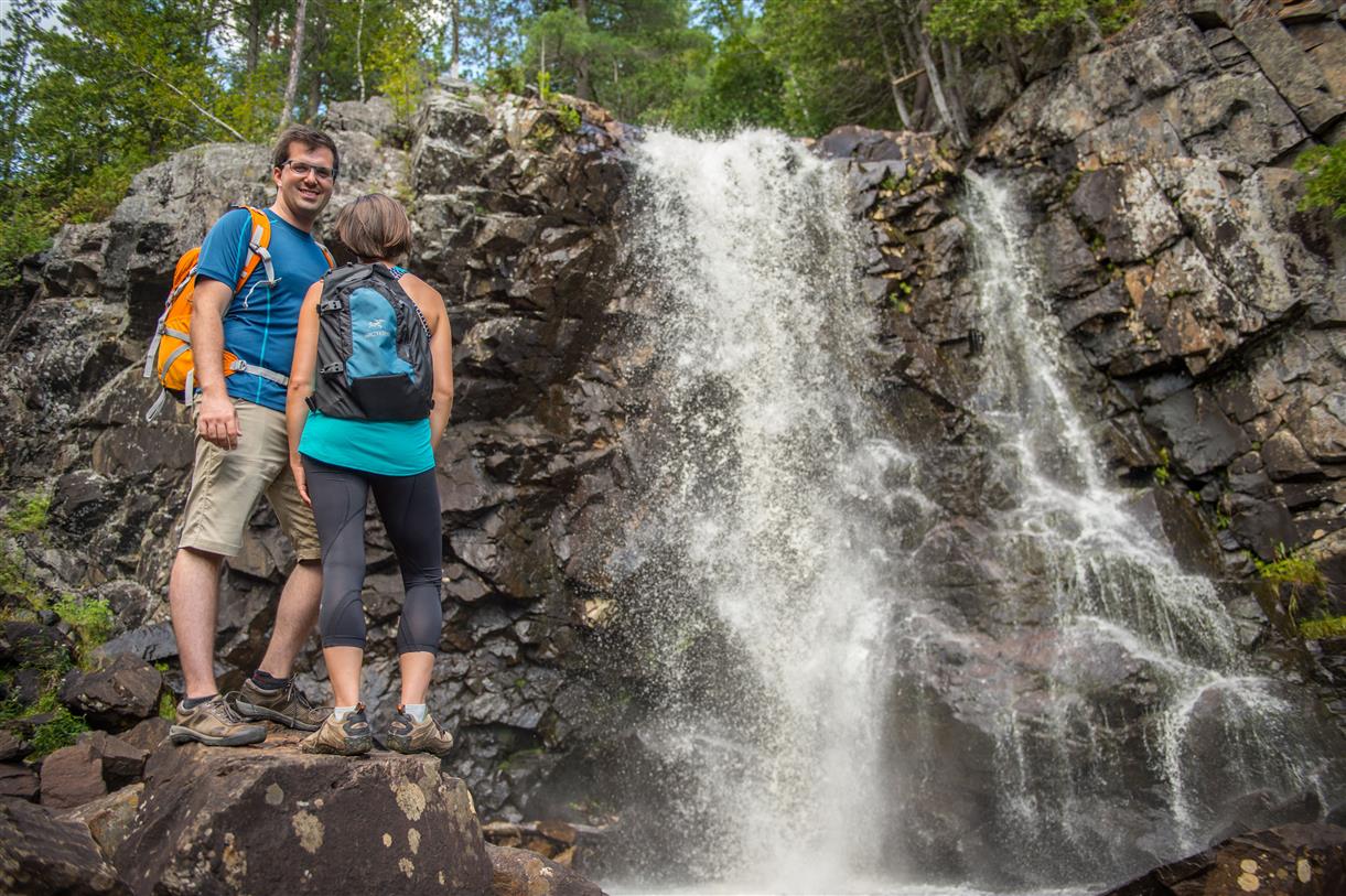 PRMatawinie_chute-bull_Lanaudiere_randonnee couple