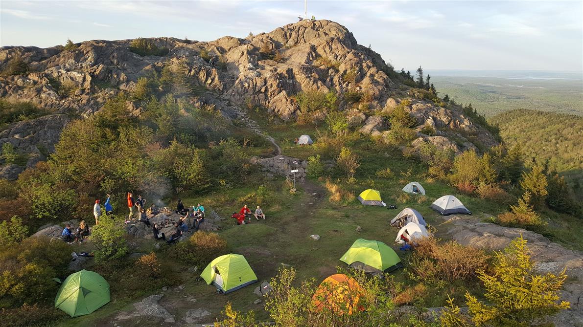 Camping sur la montagne, Cantons-de-l'Est (&copy;Parc régional du Mont-Ham)
