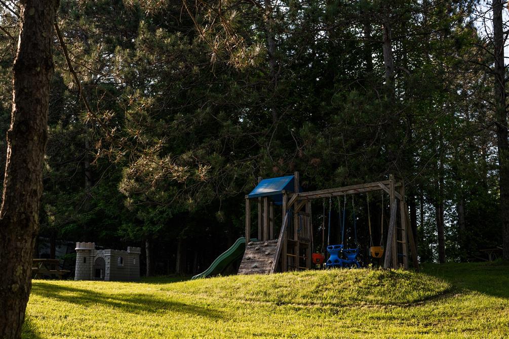 Parc pour enfants (&copy;Charles et Annie Photographie)