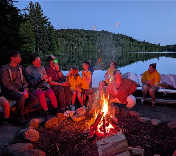 Feux de camps dans nos séjours familiaux