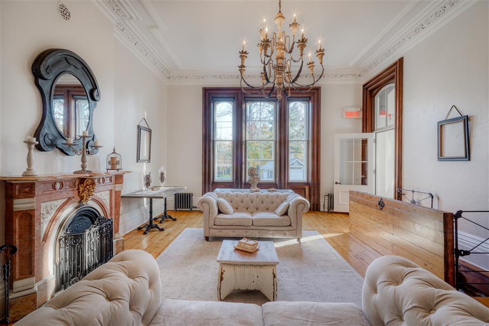 Salon Foster (&copy;Belvoir)