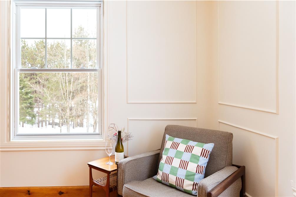 Salon de lecture (&copy;Maison Hôte)