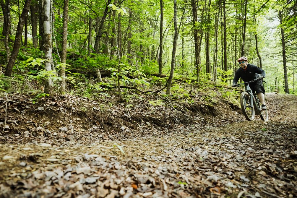Sentier_vélo_montagne (&copy;Dudswell Zone Nature; MB Photographie - Mélodie Béland)