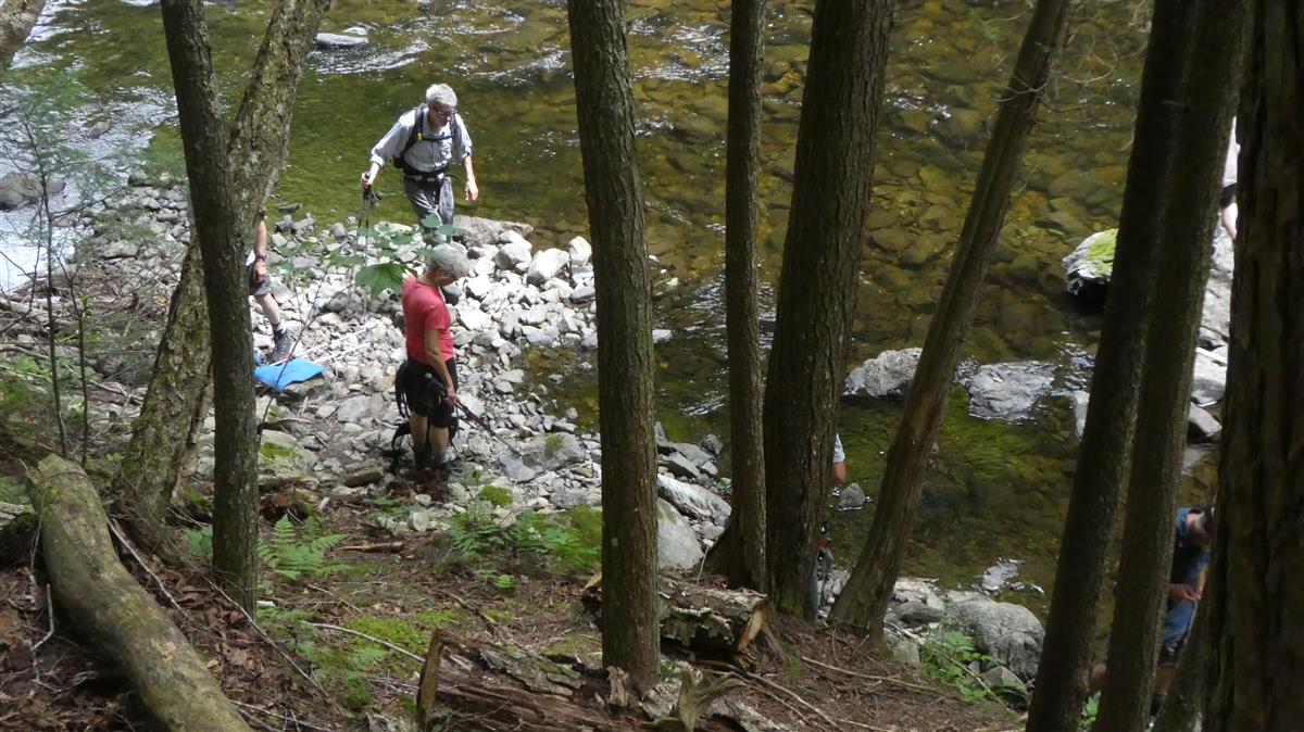 Randonnée pédestre - Camping Estrie - Camping Nature Plein Air