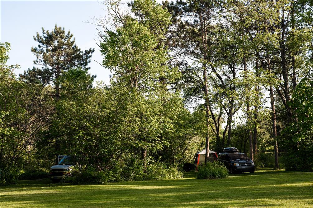 Sites de camping sans service (&copy;Charles et Annie Photographie)