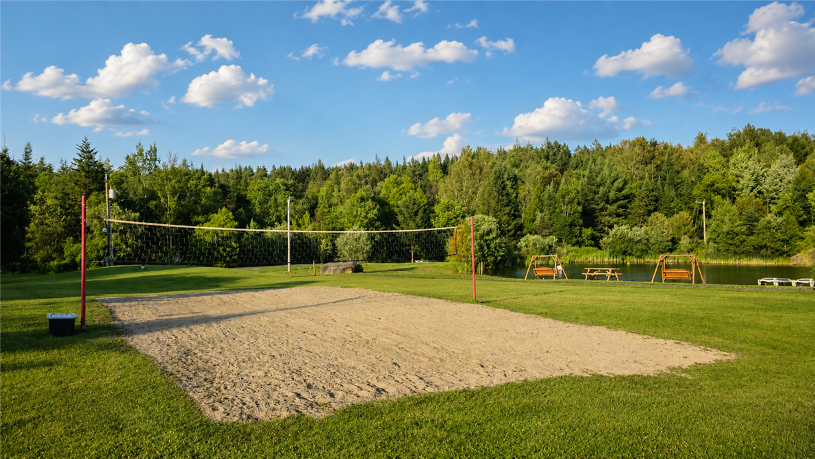 Terrain Volley-ball (&copy;Aux Pignons Rouges)